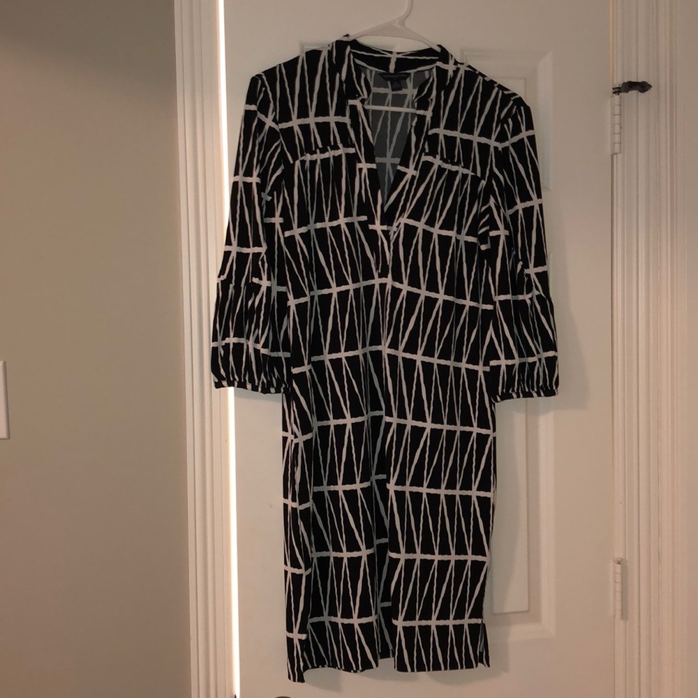Banana Republic Size M v-neck shirt dress